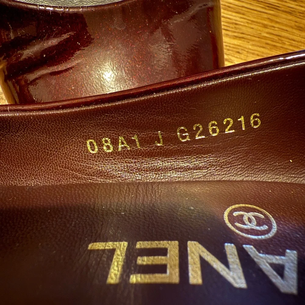 CHANEL Kitten Patent Leather Heels. Size 36.5, 6.5US - Picture 4 of 8